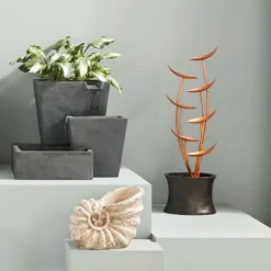 Antique Resin Conch Garden Fountain